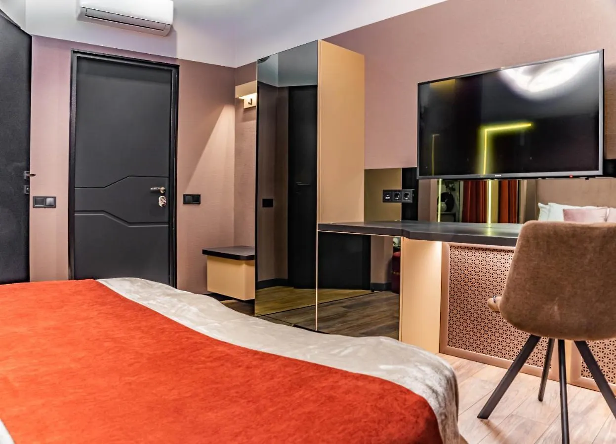Luxury Upscale Apartments On 18 M Zhitomirska Kyiv