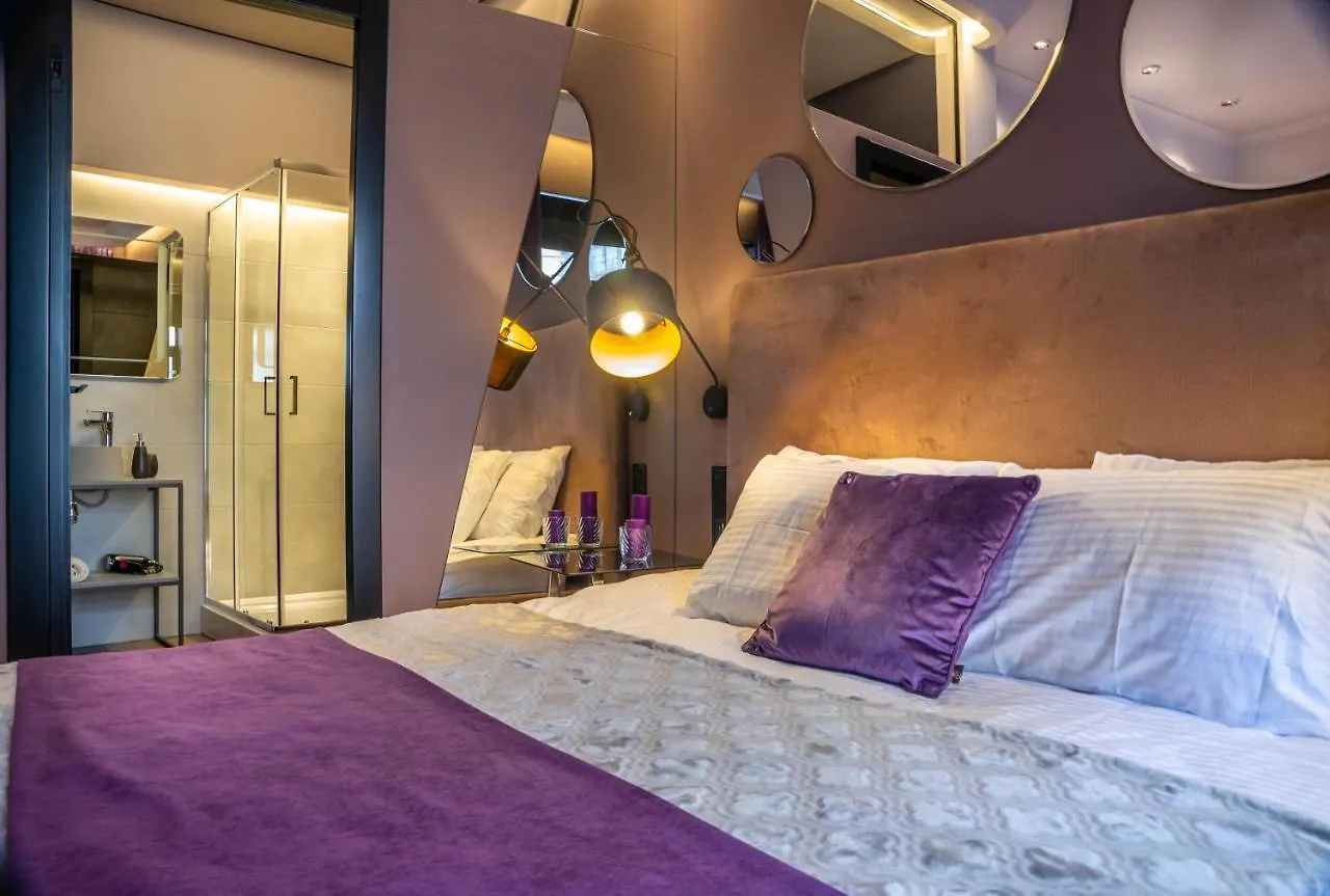 Luxury Upscale Apartments On 18 M Zhitomirska location