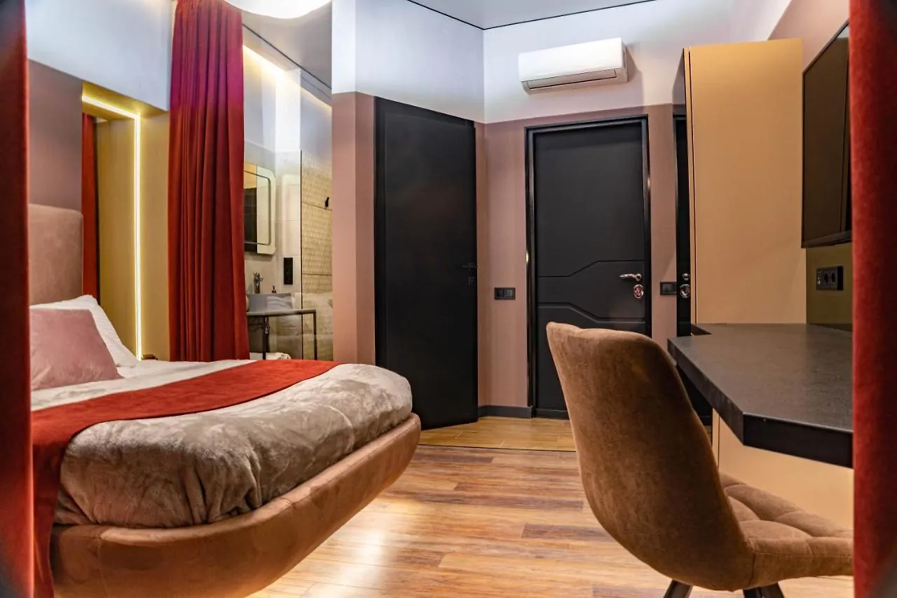 Luxury Upscale Apartments On 18 M Zhitomirska Kyiv