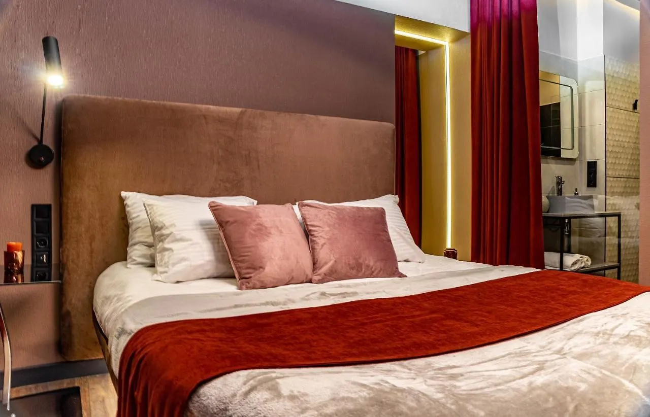 Luxury Upscale Apartments On 18 M Zhitomirska Kyiv