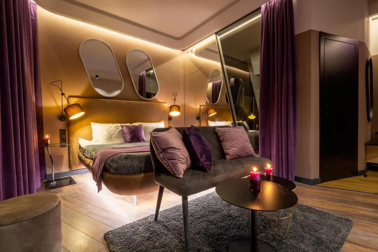 Luxury Upscale Apartments On 18 M Zhitomirska Kyiv