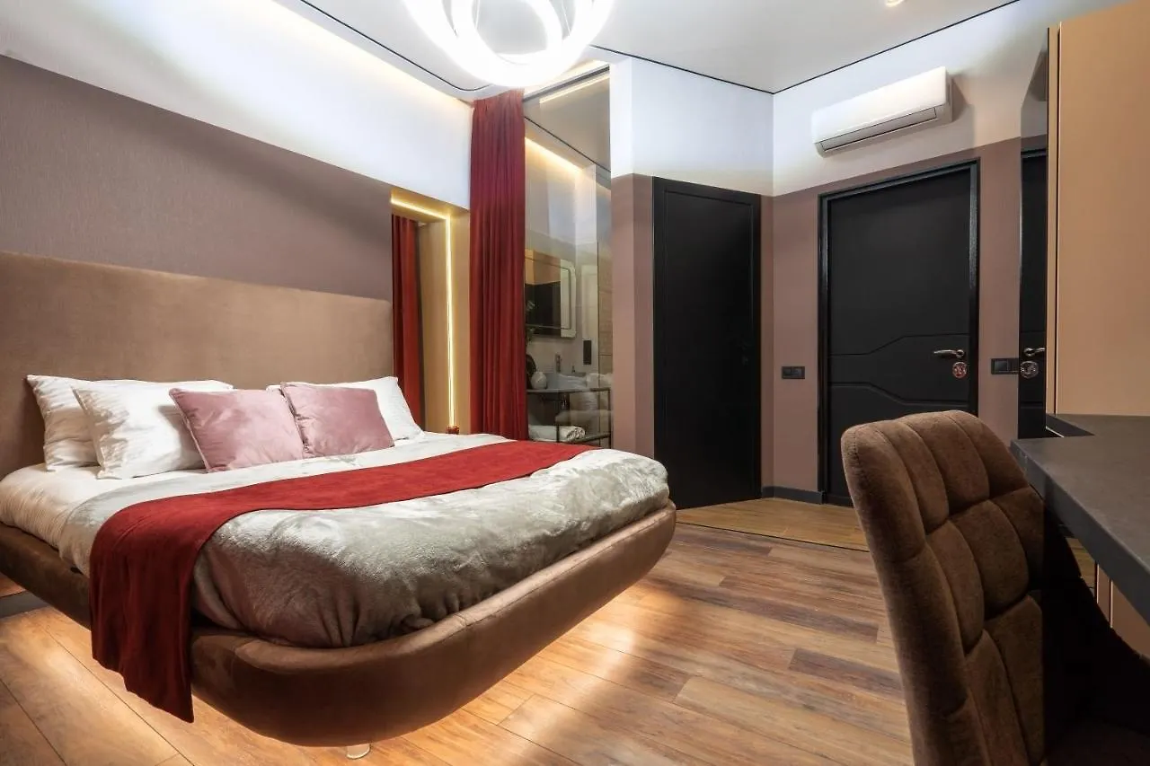 Luxury Upscale Apartments On 18 M Zhitomirska Kyiv