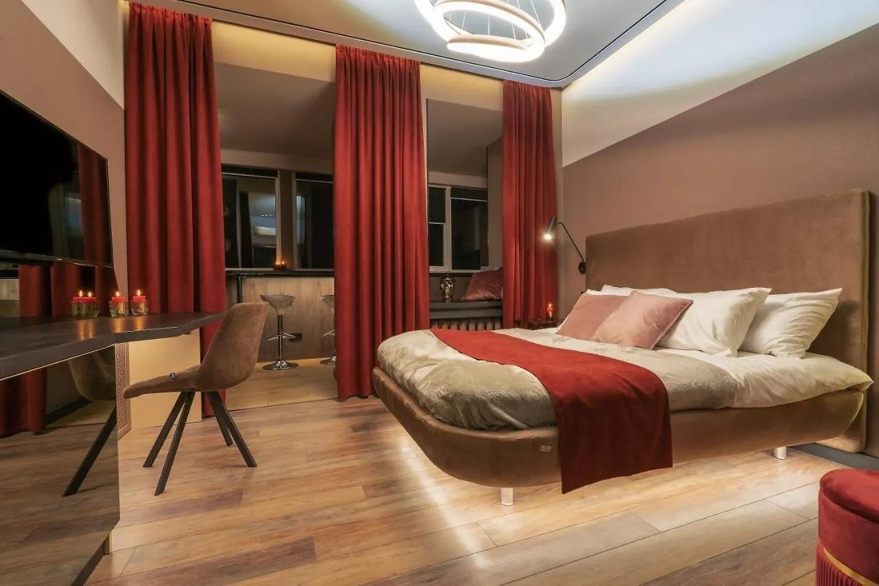 Luxury Upscale Apartments On 18 M Zhitomirska Kyiv